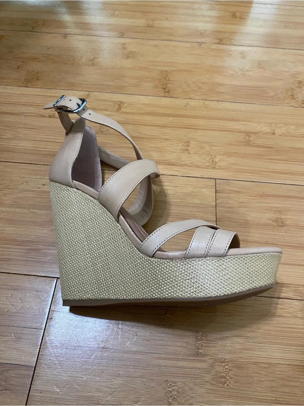 Gianni Bini Josilee Nude Strappy Wedge Sandals Size 8.5 Neutral Leather Look